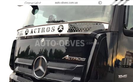 Защитная накладка на ветровое стекло балкон на Mercedes Actros MP5 фото 1