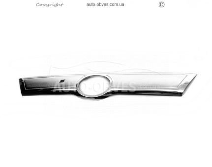 Chrome bar above Toyota Highlander 2014-2020 license plate - type: abs фото 0
