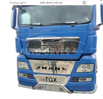 Накладка на решетку капота MAN TGX - тип: на капот под лого фото 3