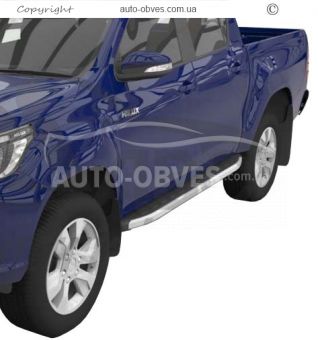 Профильные подножки Toyota Hilux 2020-... - style: Range Rover фото 1
