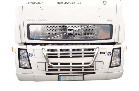 Grille trim in Volvo FH hood фото 2